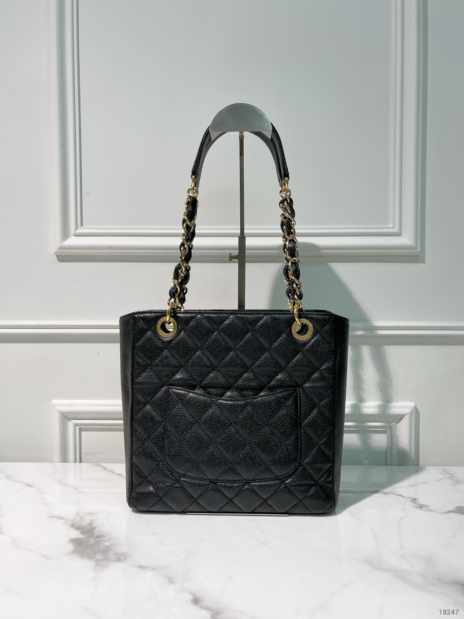 CHANEL PETIT SHOPPING TOTE, Black/Gold
