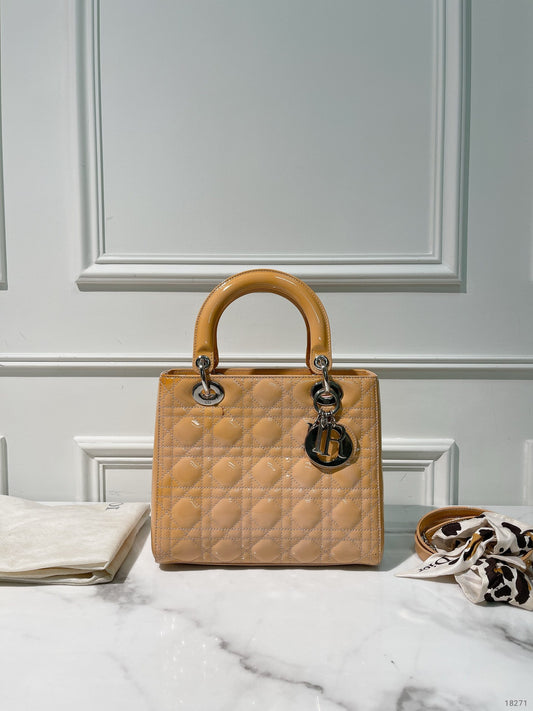 DIOR MEDIUM LADY DIOR BAG, Beige/Silver