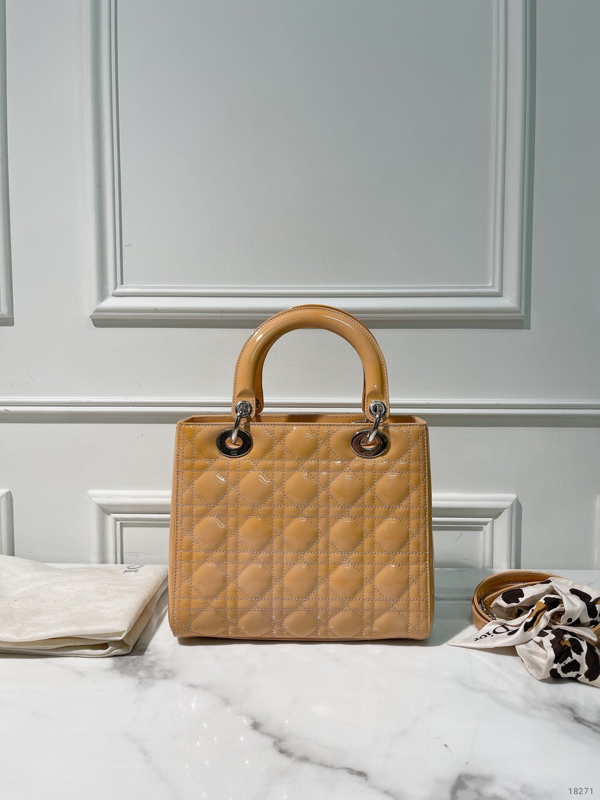 DIOR MEDIUM LADY DIOR BAG, Beige/Silver