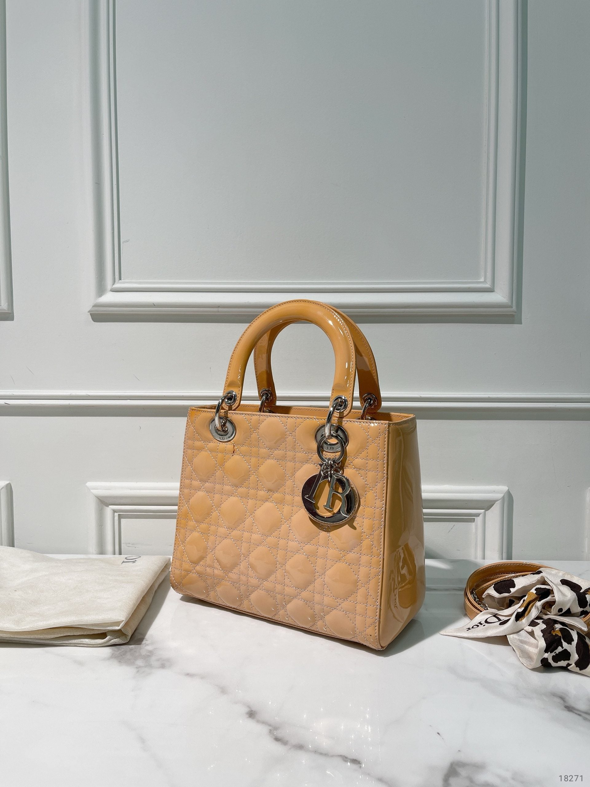 DIOR MEDIUM LADY DIOR BAG, Beige/Silver