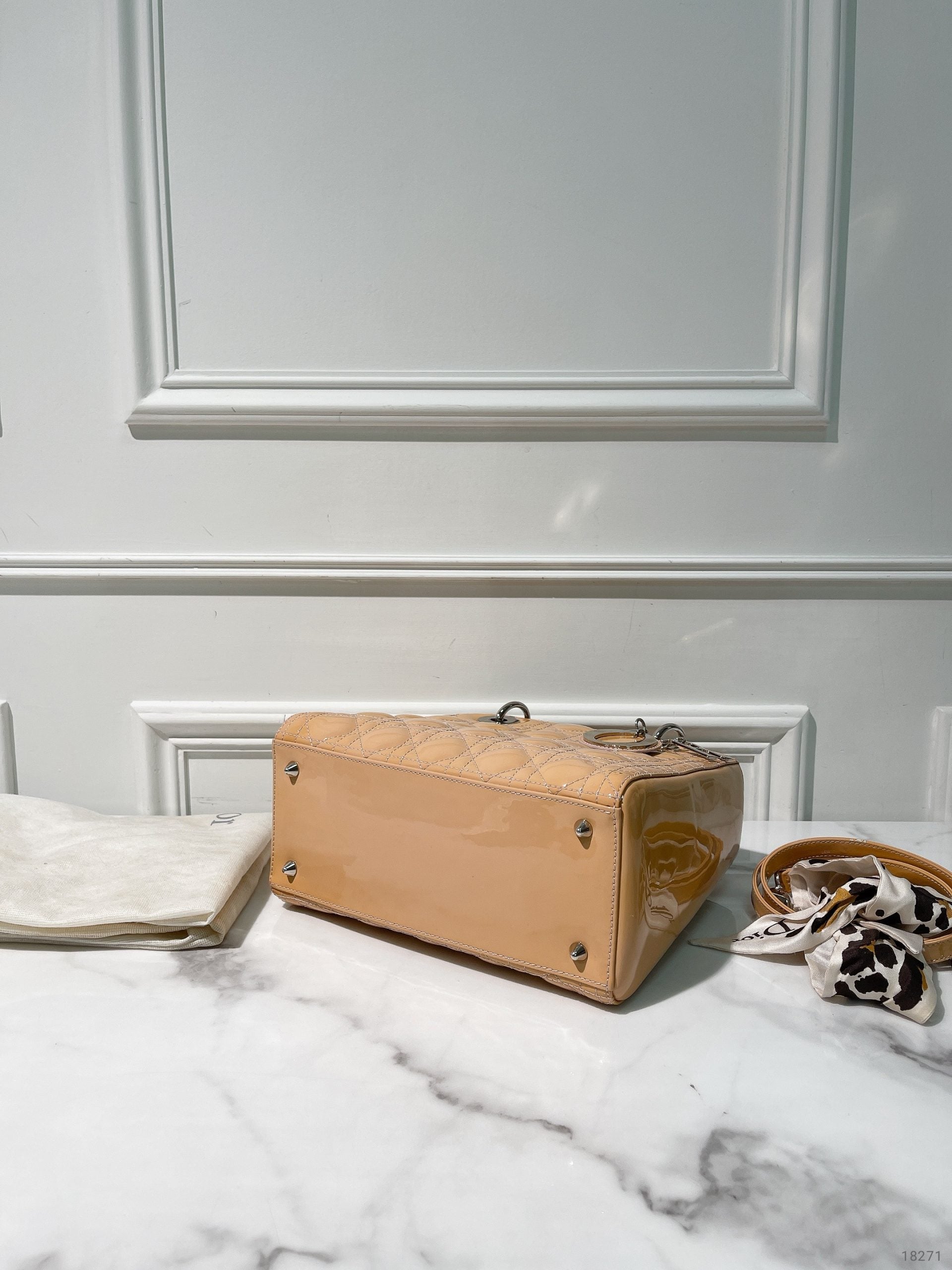 DIOR MEDIUM LADY DIOR BAG, Beige/Silver