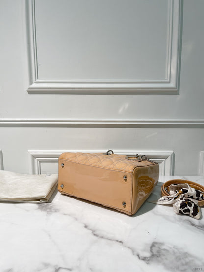 DIOR MEDIUM LADY DIOR BAG, Beige/Silver