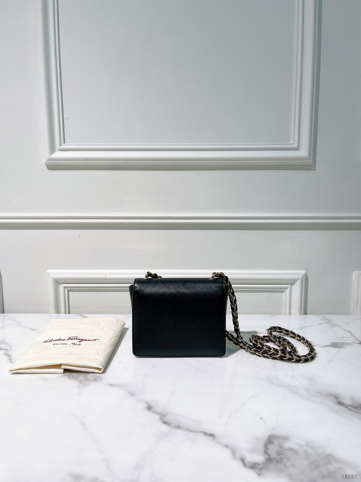 FERRAGAMO CROSSBODY BAG, Black/Gold