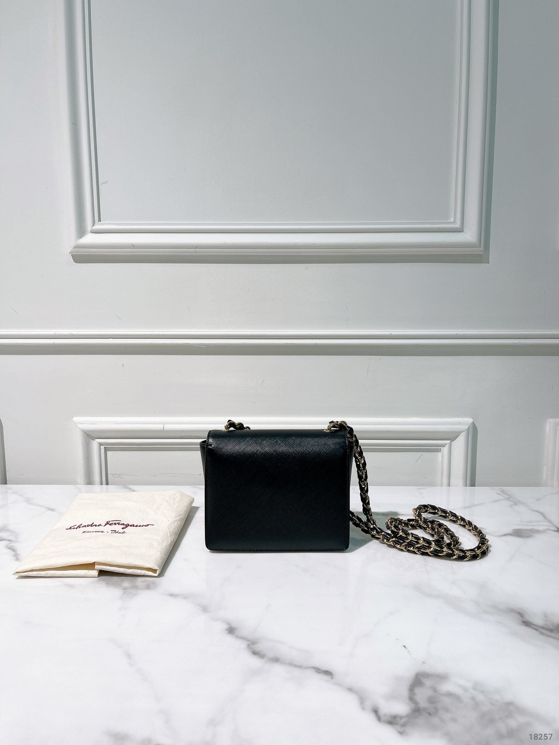 FERRAGAMO CROSSBODY BAG, Black/Gold