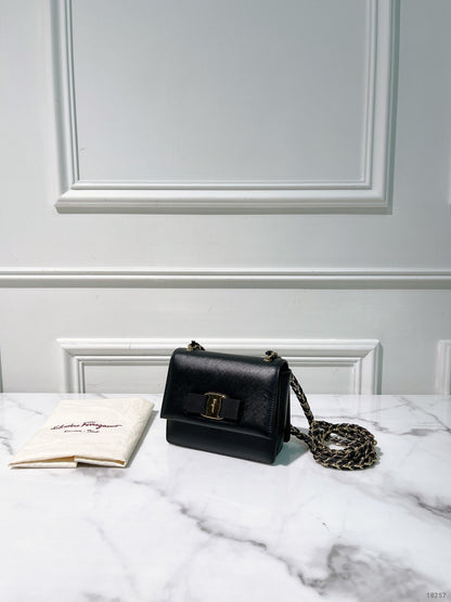 FERRAGAMO CROSSBODY BAG, Black/Gold