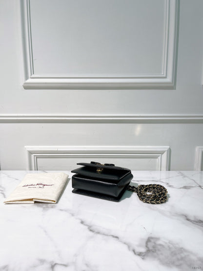 FERRAGAMO CROSSBODY BAG, Black/Gold