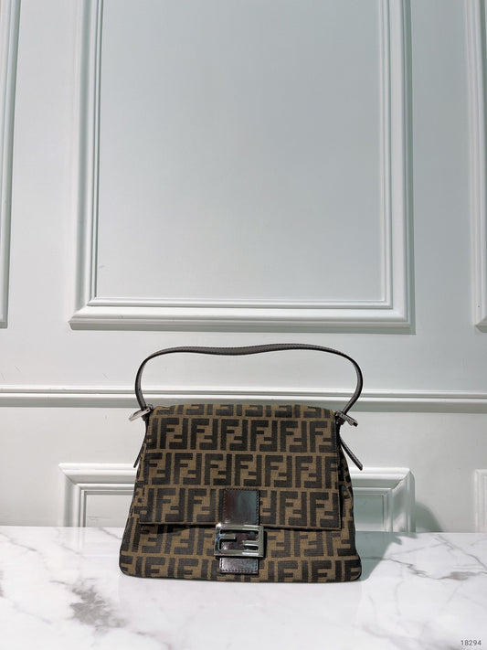 FENDI VINTAGE SHOULDER BAG