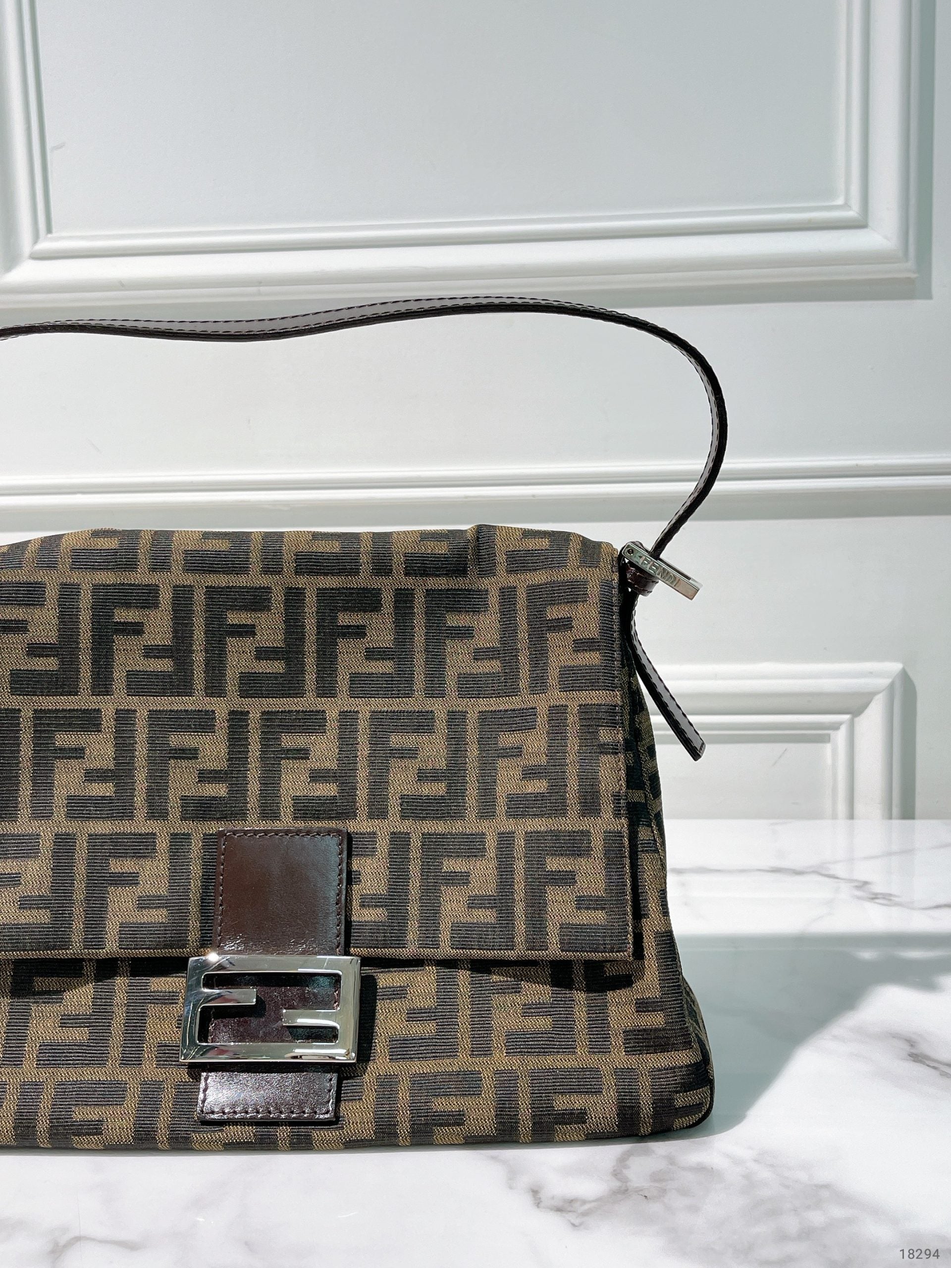 FENDI VINTAGE SHOULDER BAG