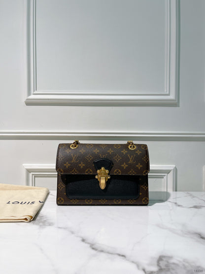 LV VICTOIRE, Monogram