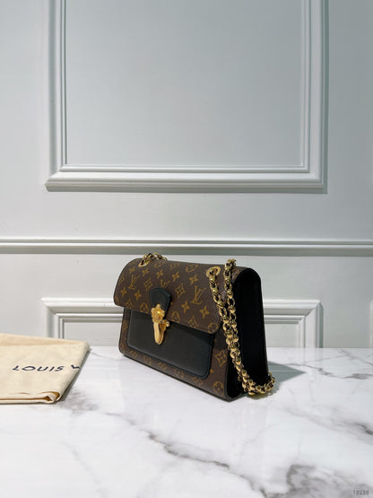 LV VICTOIRE, Monogram