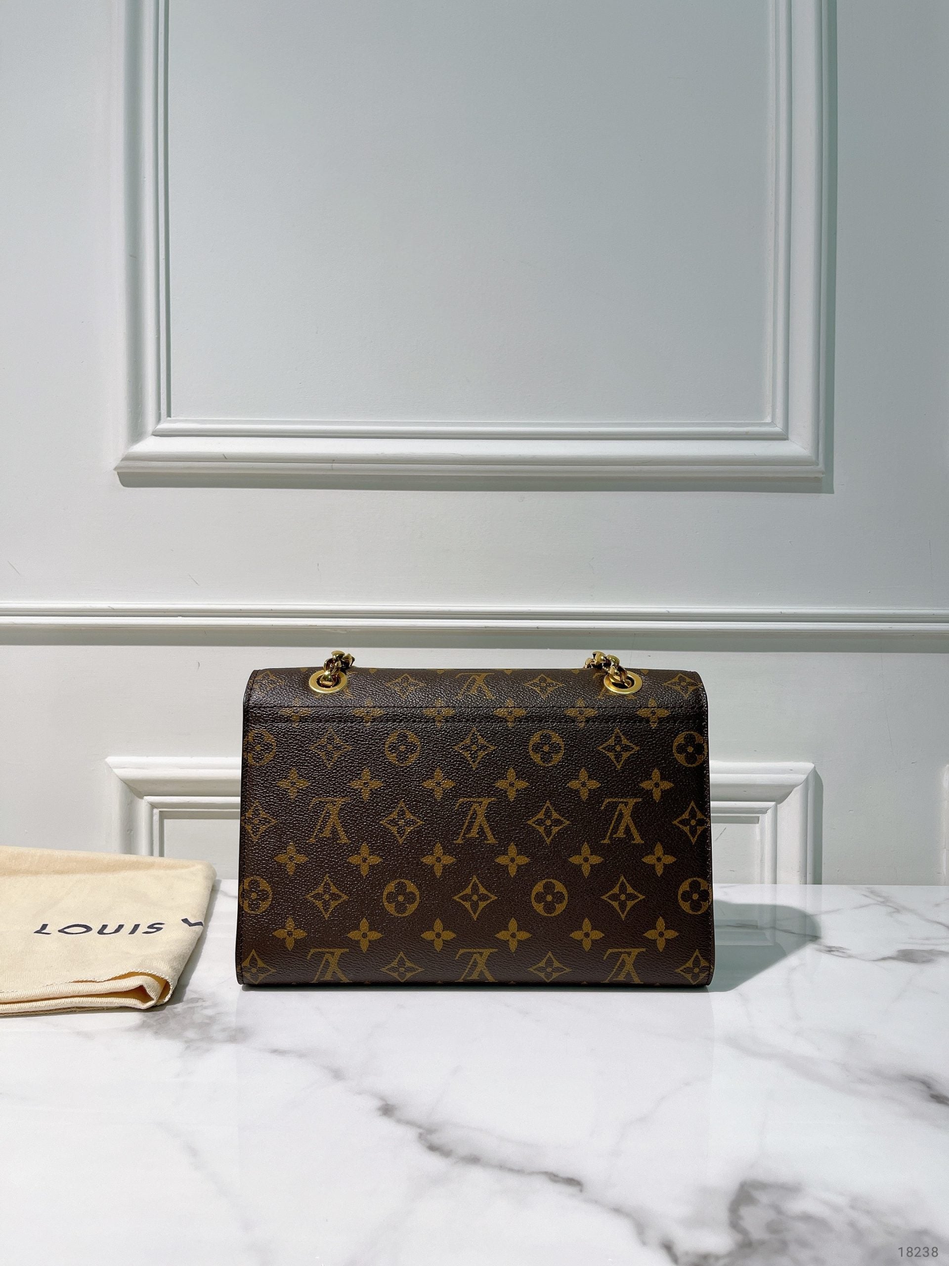 LV VICTOIRE, Monogram