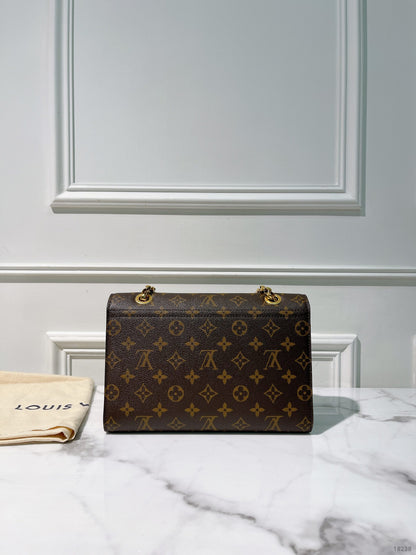 LV VICTOIRE, Monogram