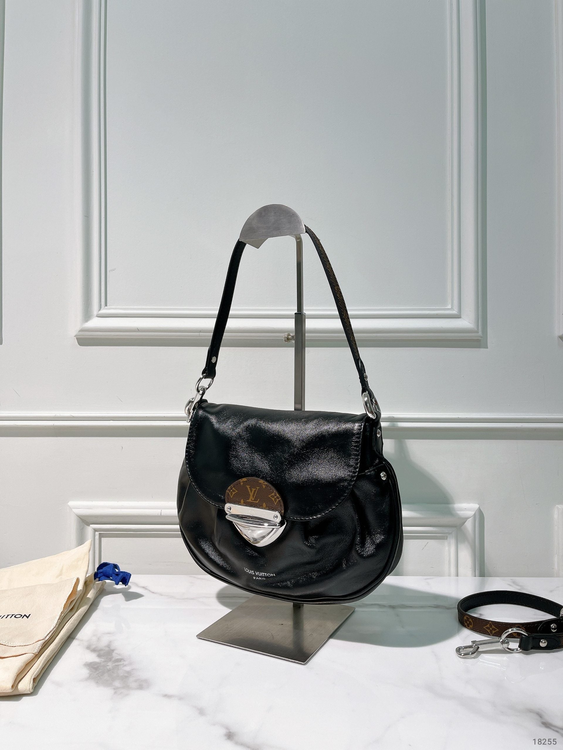 LV SUNSET VIBE, Black/Silver