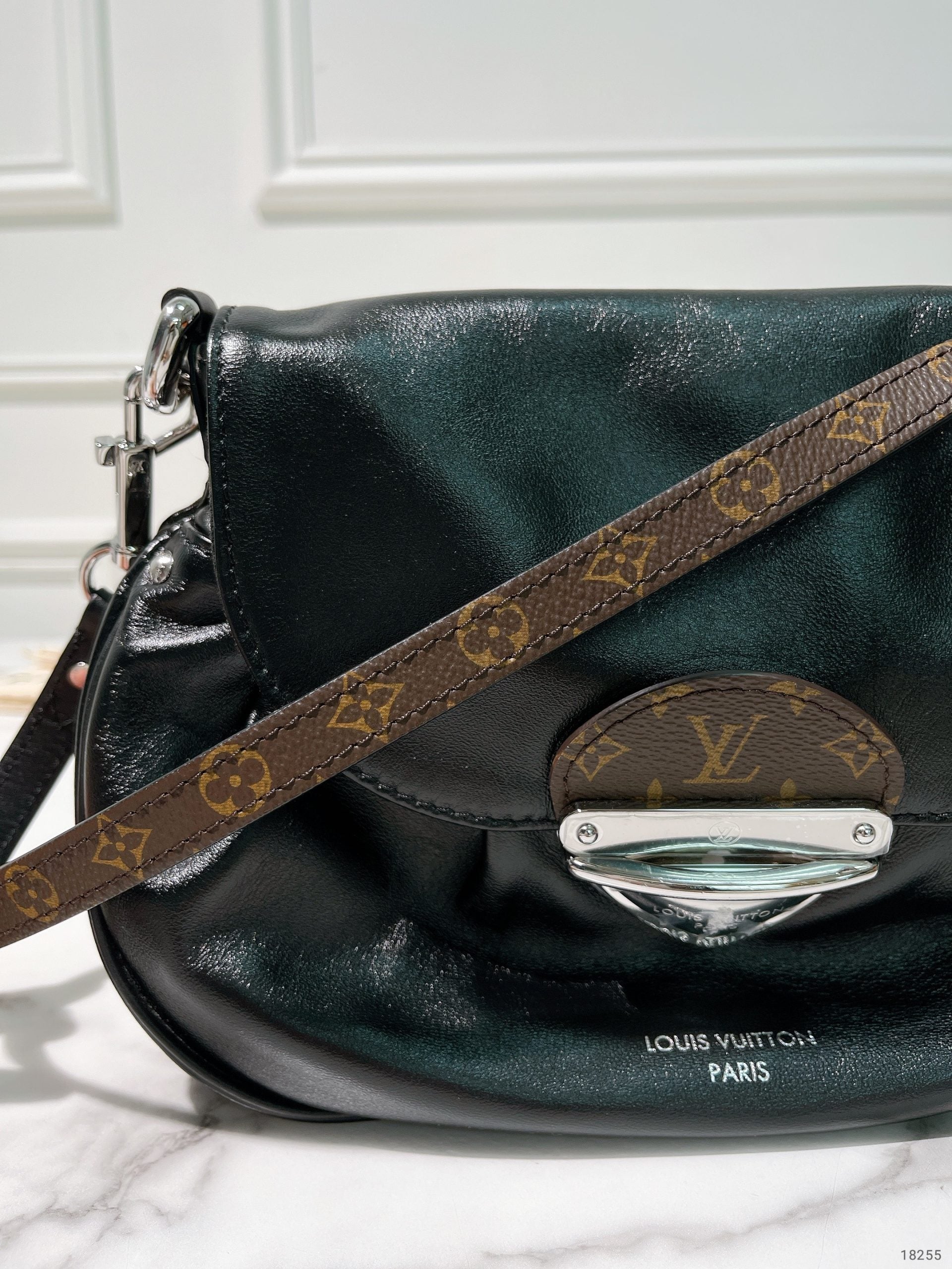 LV SUNSET VIBE, Black/Silver