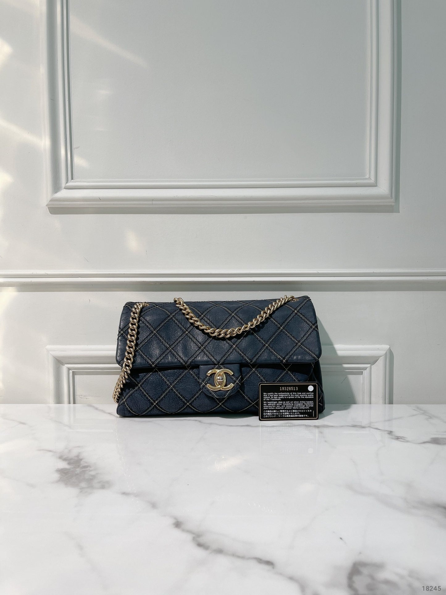 CHANEL VINTAGE FLAP, Navy/Gold