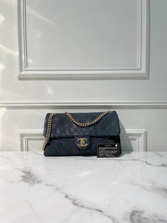 CHANEL VINTAGE FLAP, Navy/Gold