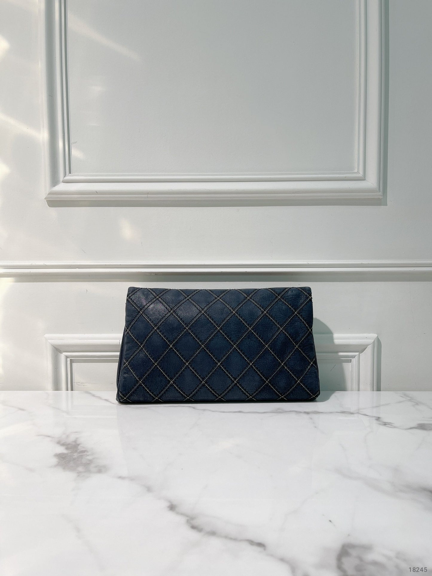 CHANEL VINTAGE FLAP, Navy/Gold