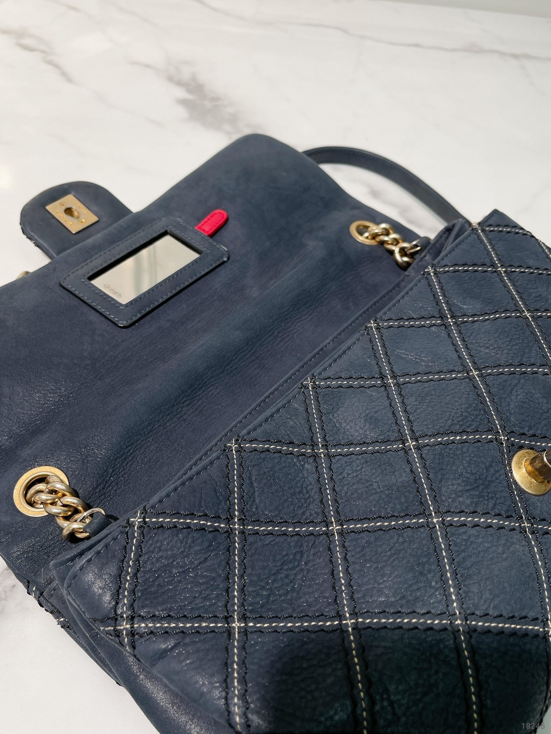 CHANEL VINTAGE FLAP, Navy/Gold