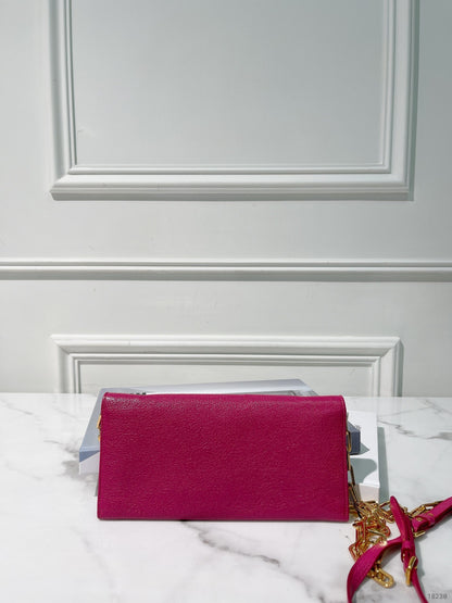 MIUMIU CHAIN WALLET, Pink/Gold