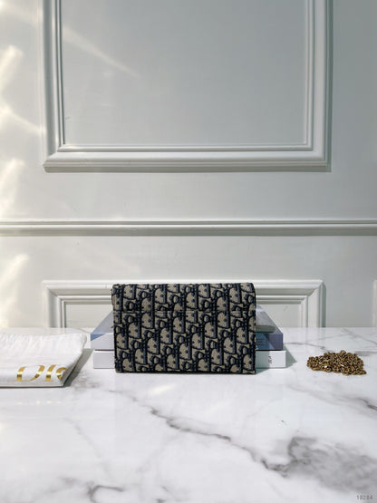 DIOR SMALL SADDLE POUCH WITH CHAIN