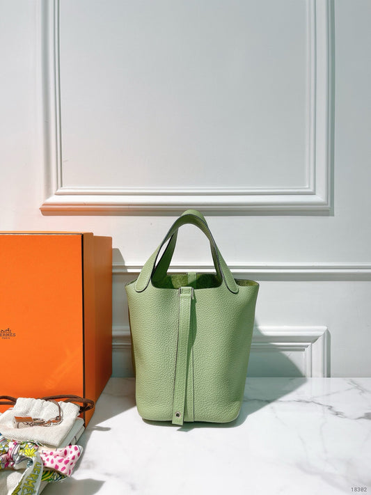 HERMES PICOTIN LOCK 18, Vert Criquet/Silver