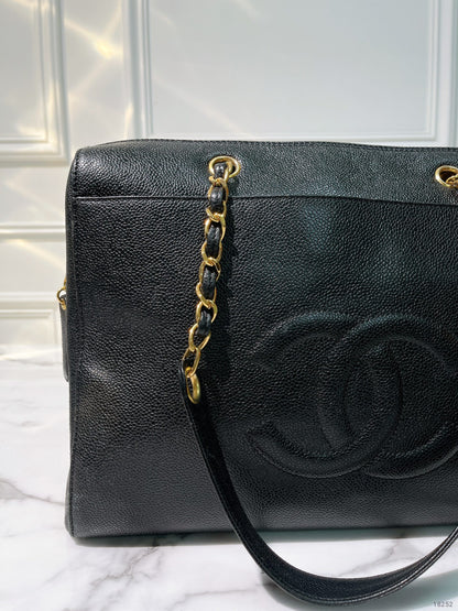 CHANEL VINTAGE ZIP SHOULDER BAG