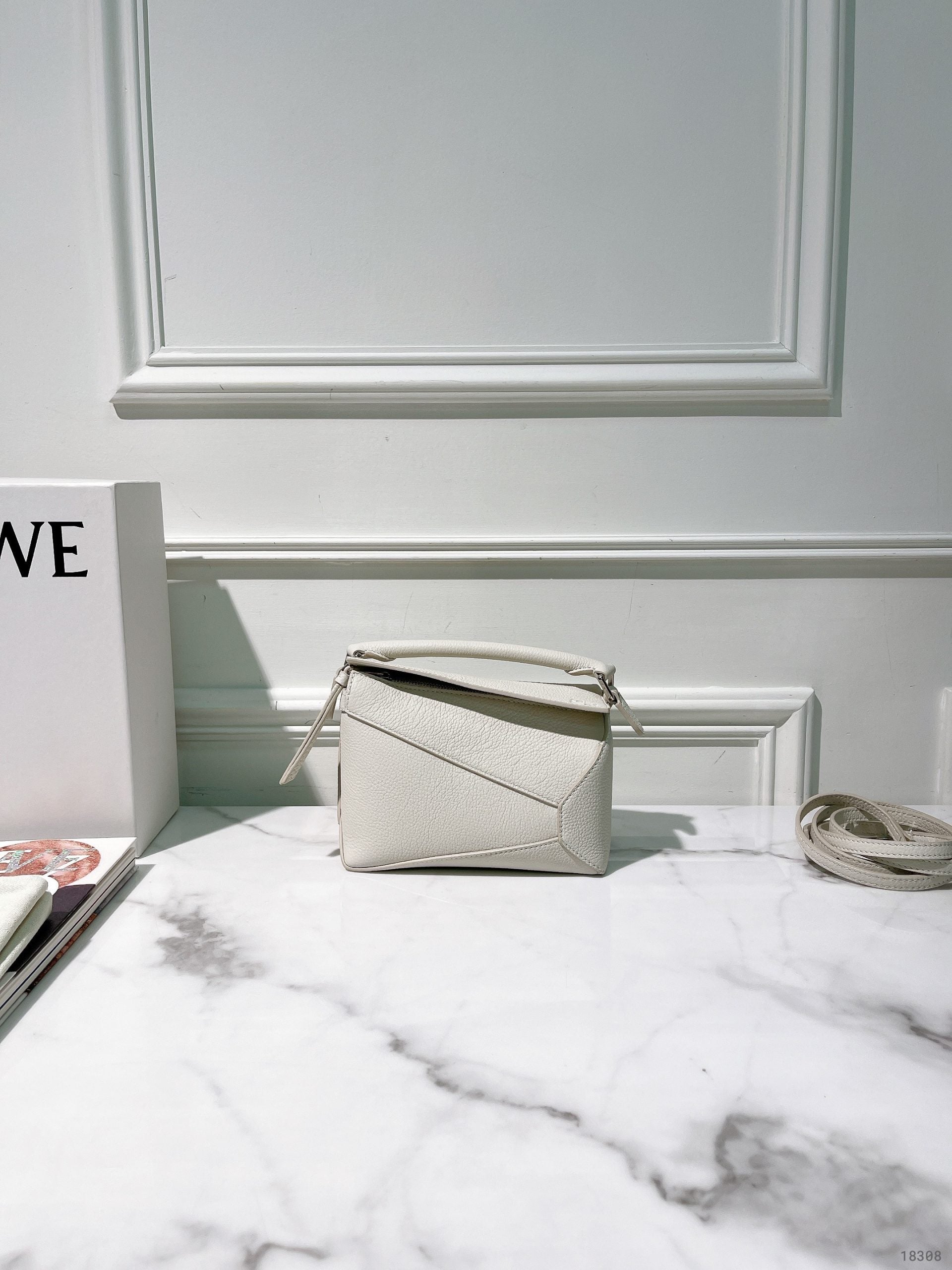 LOEWE MINI PUZZLE, White/Silver