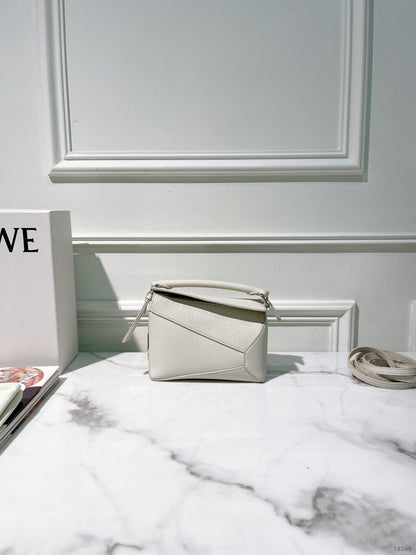 LOEWE MINI PUZZLE, White/Silver