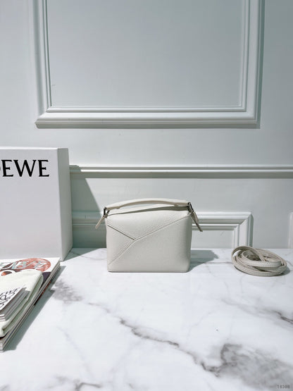 LOEWE MINI PUZZLE, White/Silver