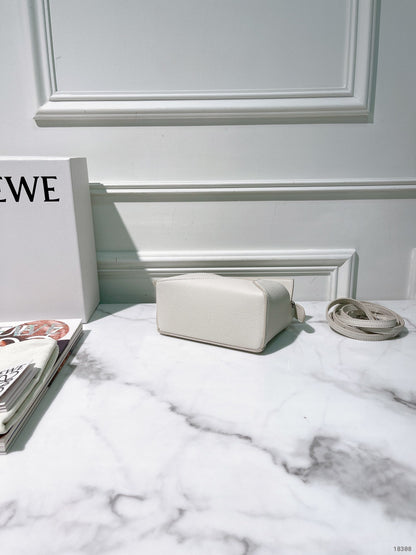 LOEWE MINI PUZZLE, White/Silver