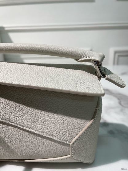 LOEWE MINI PUZZLE, White/Silver