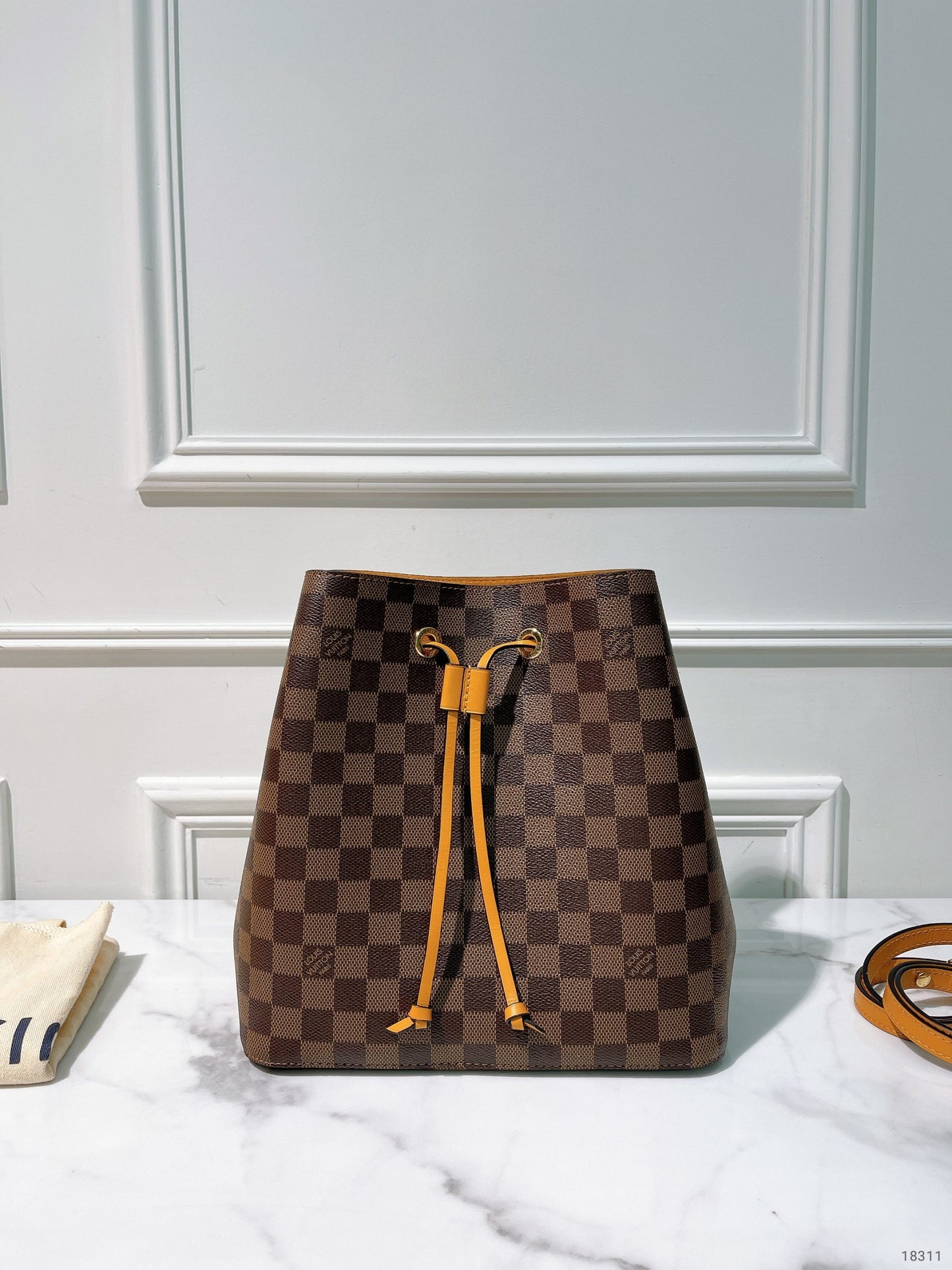 LV NEONOE MM, Damier