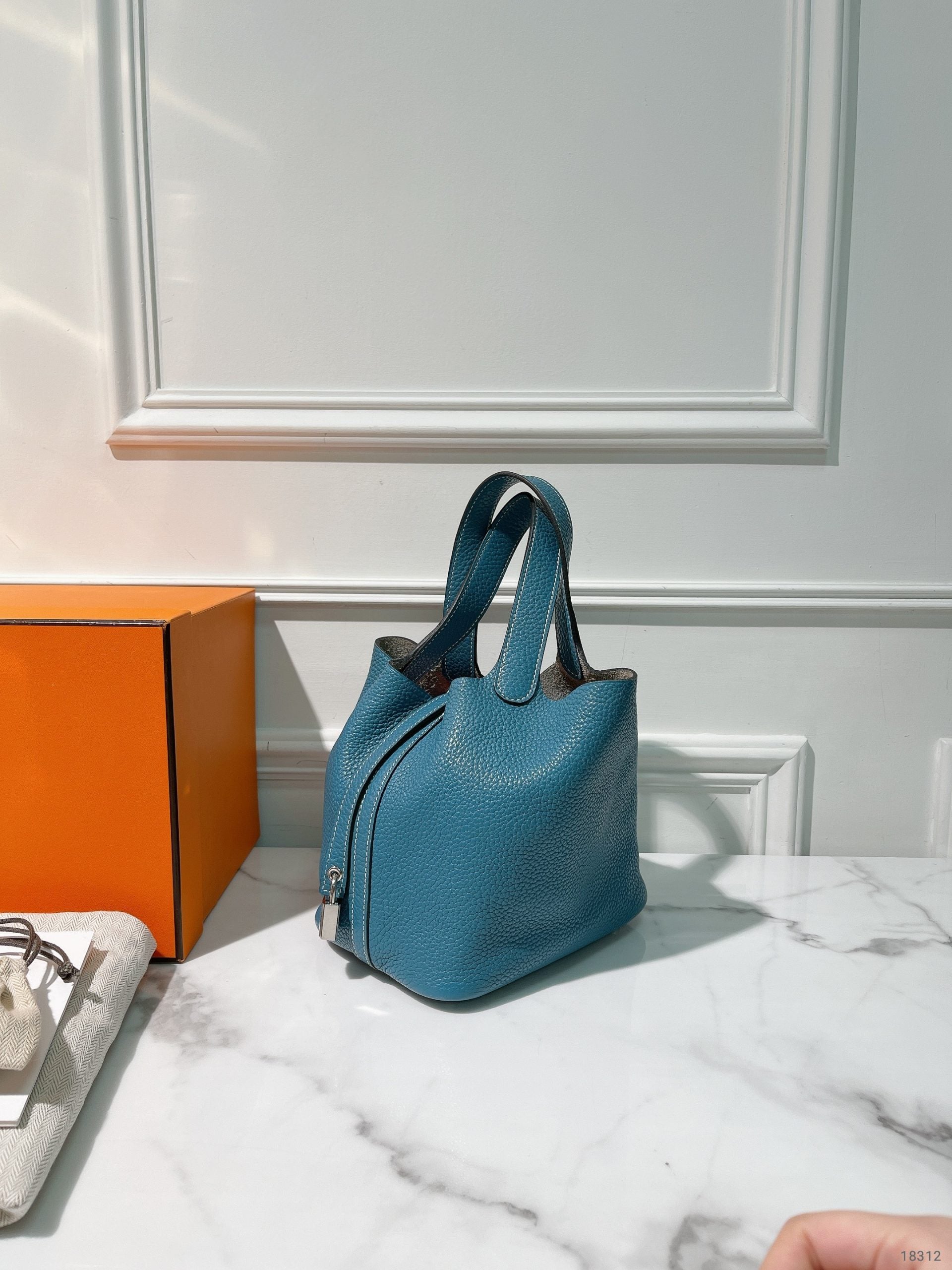 HERMES PICOTIN LOCK 18, Bleu Jean/Silver