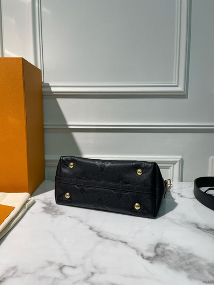 LV CARRYALL PM, Black/Gold