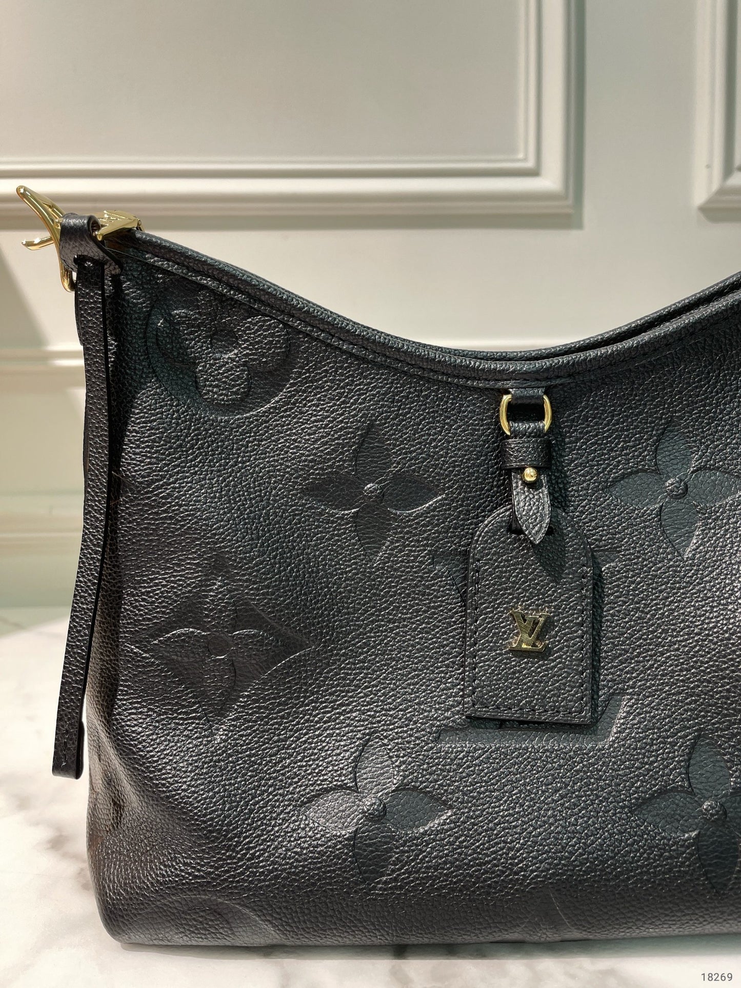 LV CARRYALL PM, Black/Gold