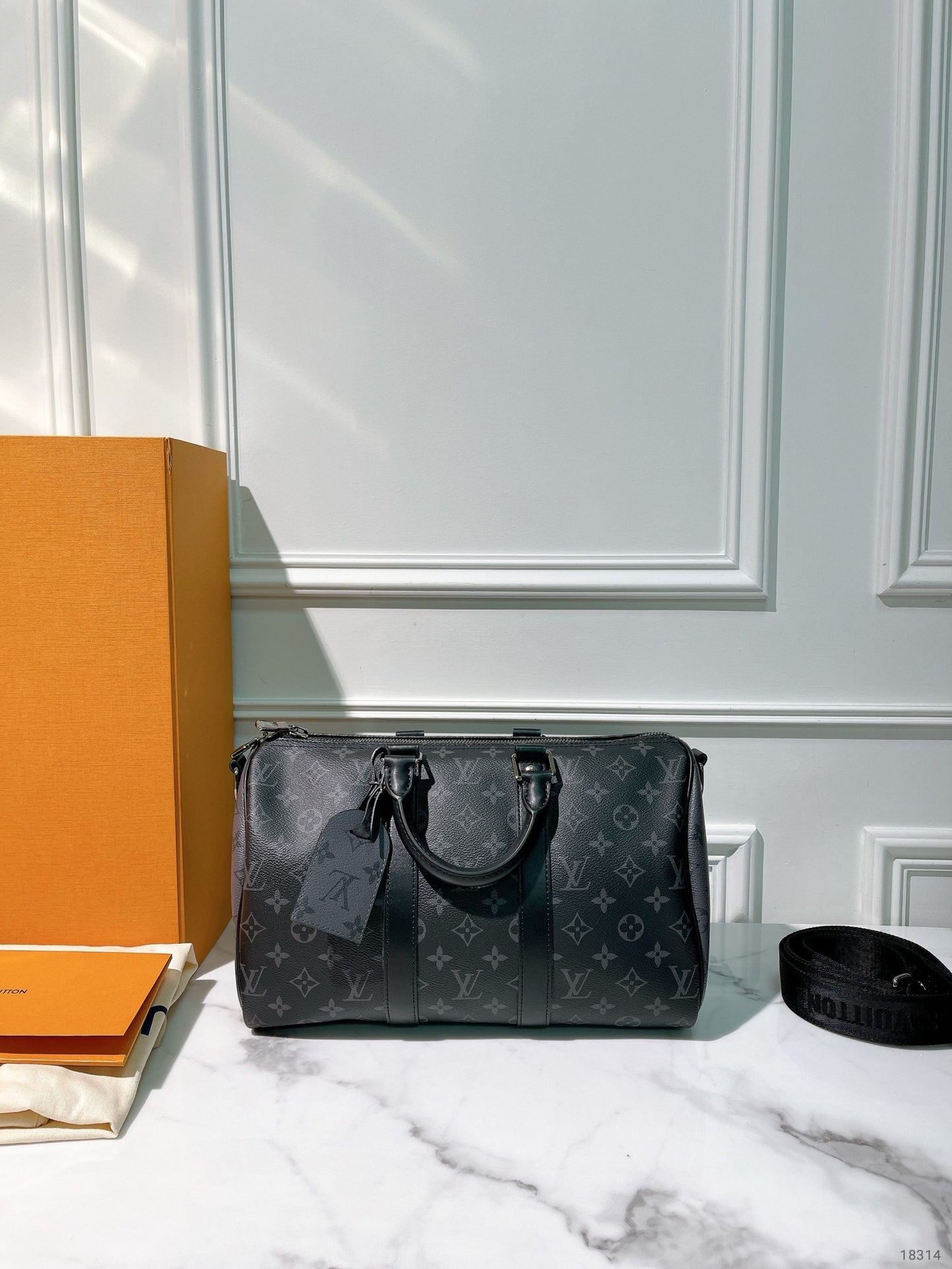 LV KEEPALL BANDOULIERE 35, Monogram Eclipse