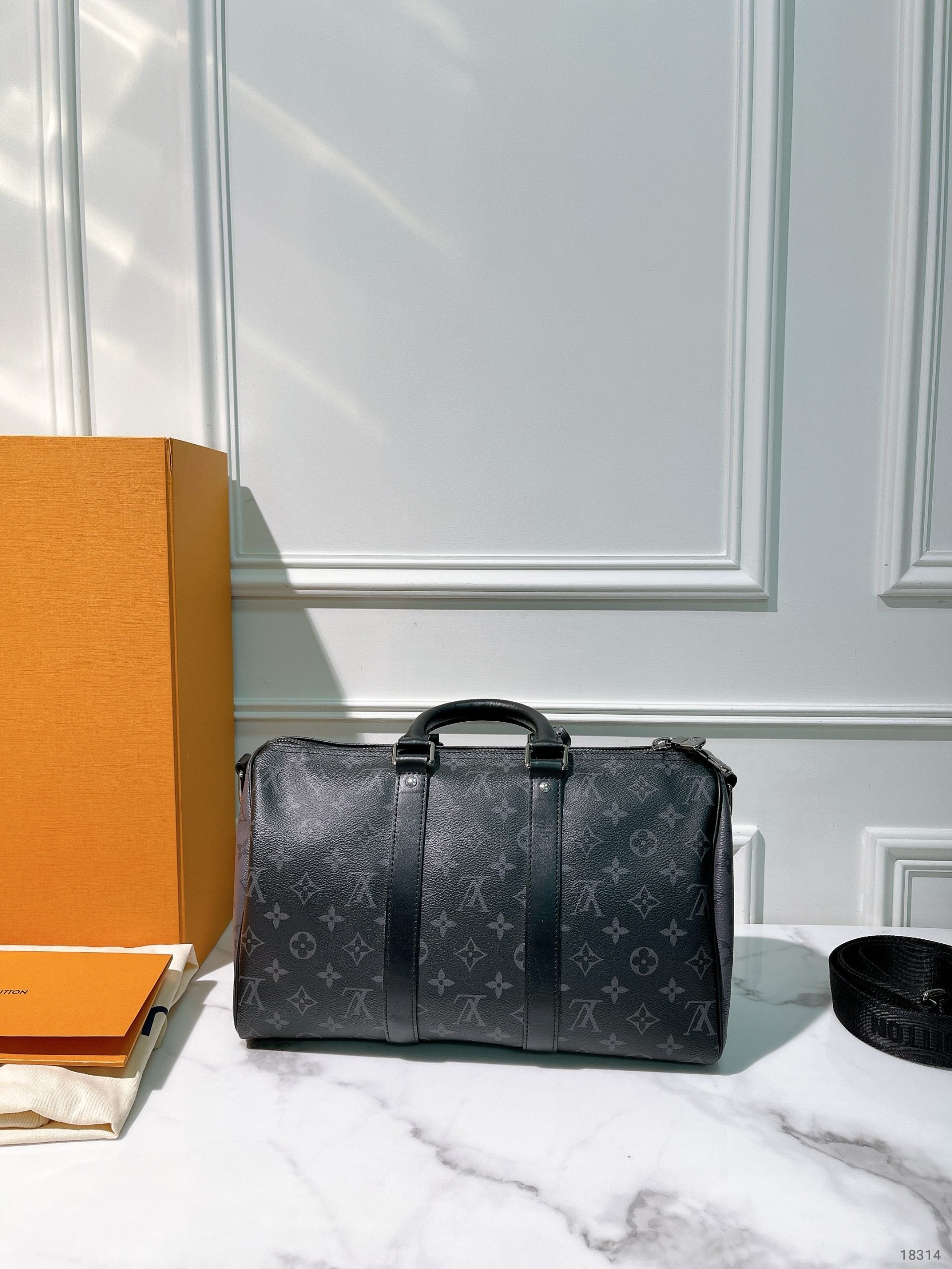 LV KEEPALL BANDOULIERE 35, Monogram Eclipse