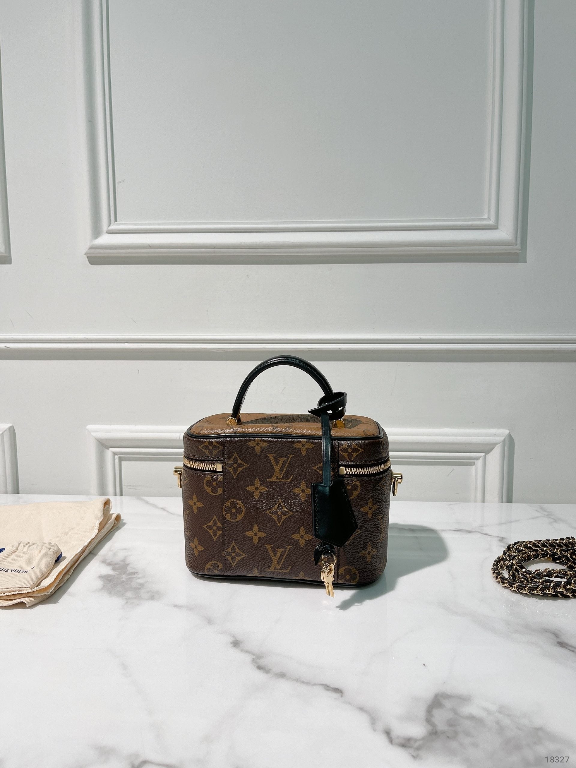 LV VANITY CASE PM, Monogram