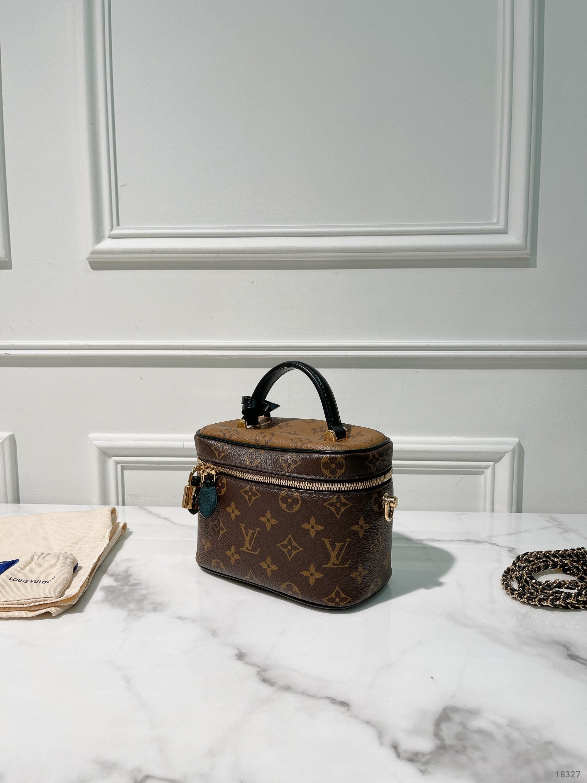 LV VANITY CASE PM, Monogram