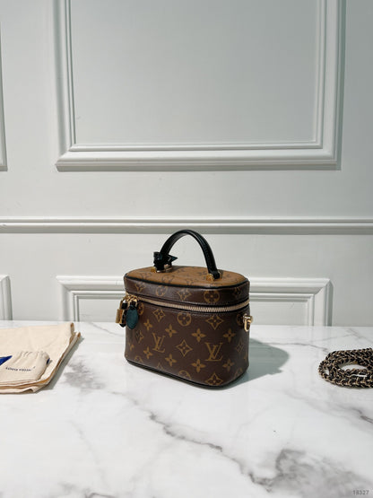 LV VANITY CASE PM, Monogram