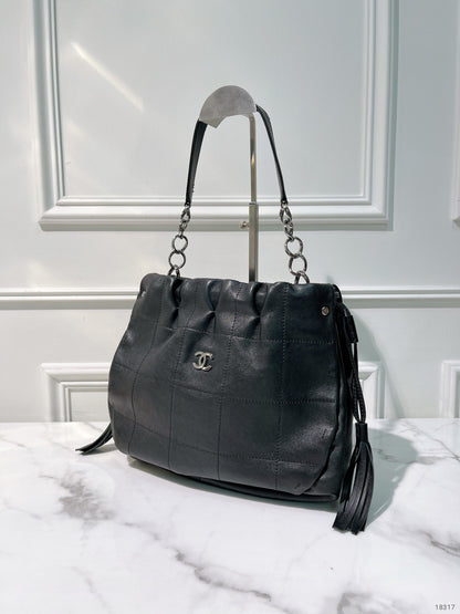 CHANEL VINTAGE BUCKET BAG, Black/Silver