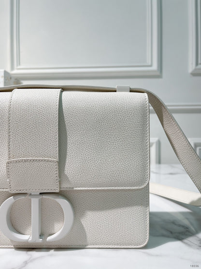 DIOR 30 MONTAIGNE BAG, White
