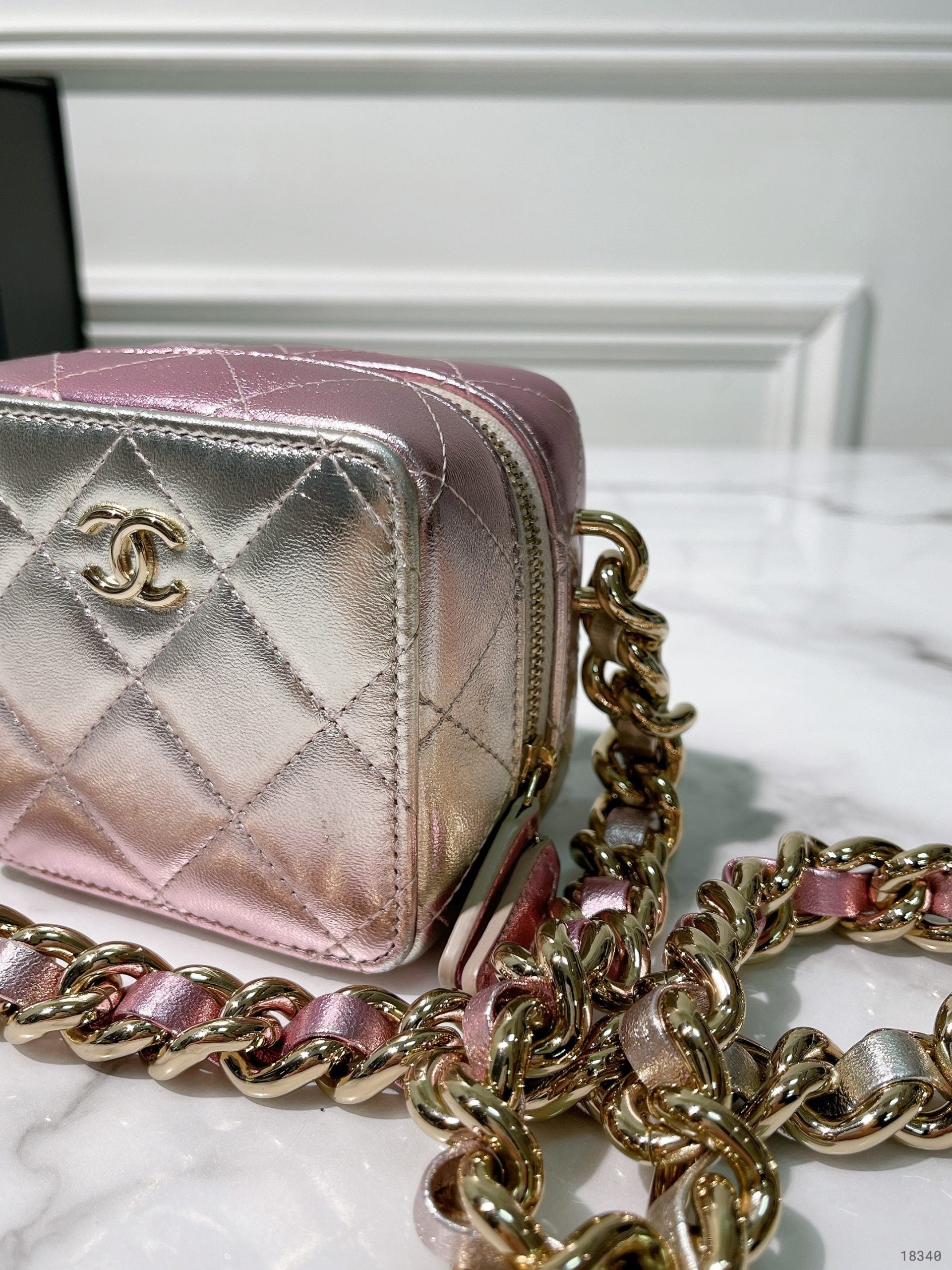 CHANEL 22C MINI VANITY CASE