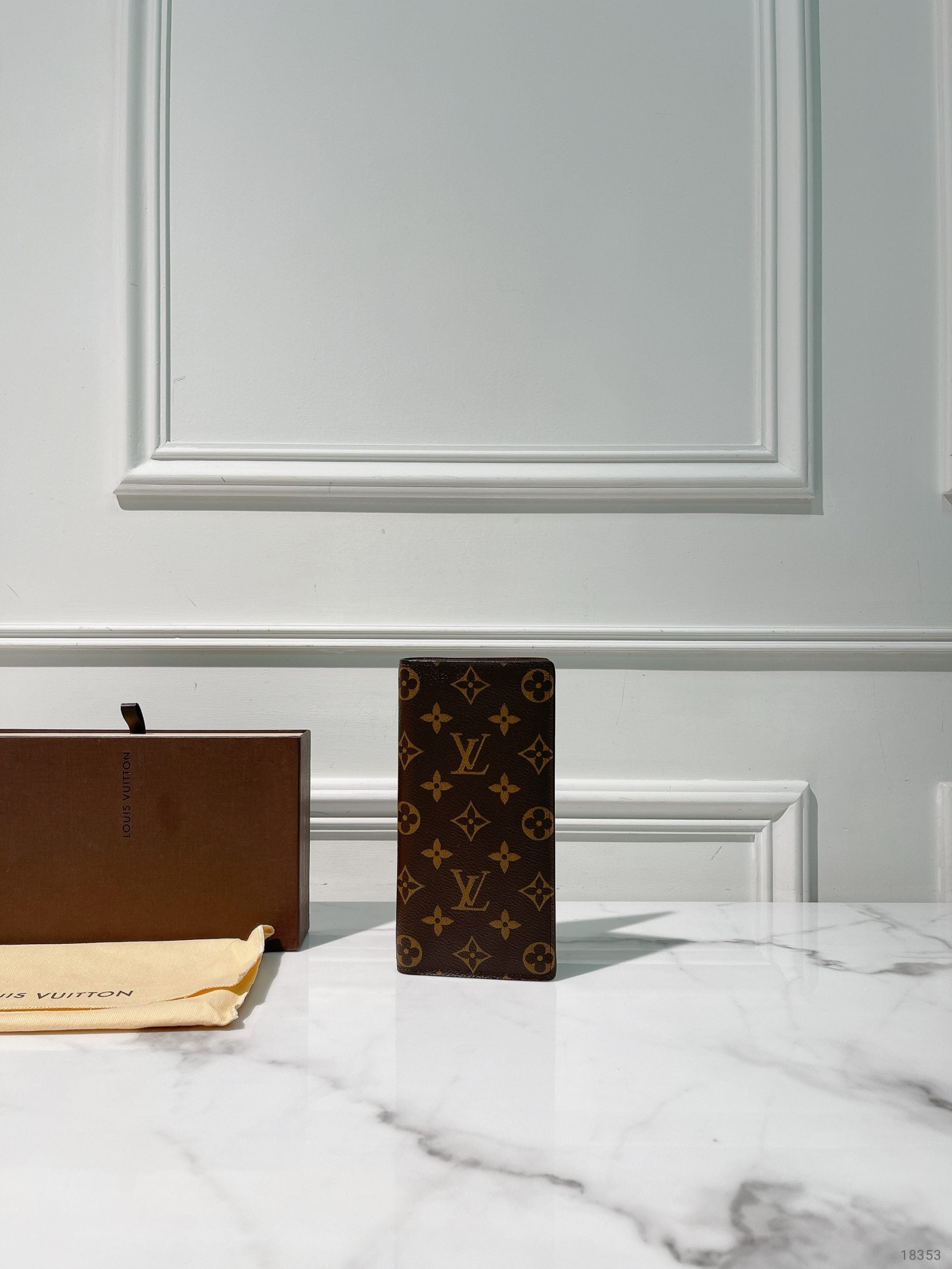 LV BRAZZA WALLET, Monogram