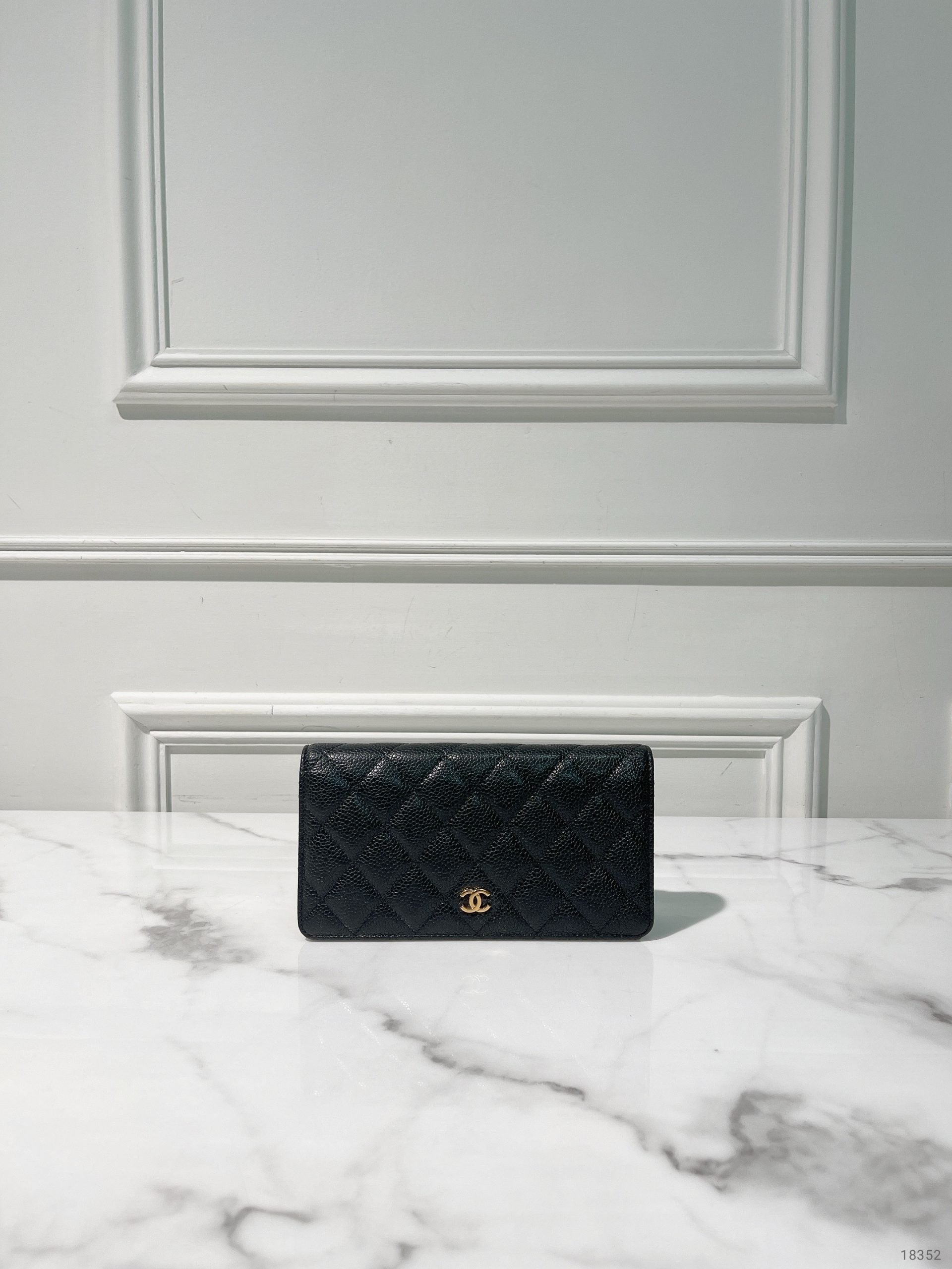CHANEL CLASSIC FLAP WALLET, Black/Gold