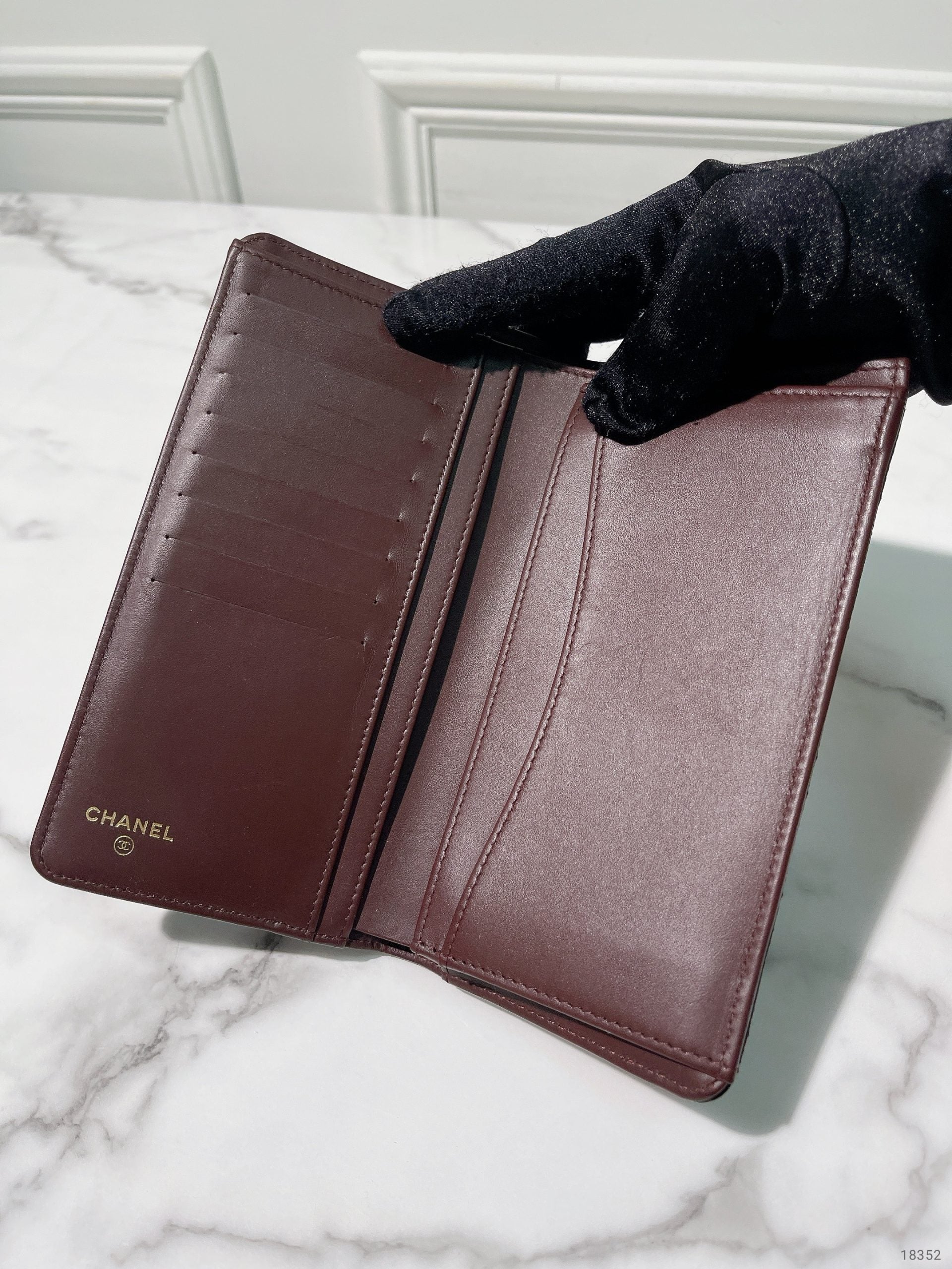 CHANEL CLASSIC FLAP WALLET, Black/Gold