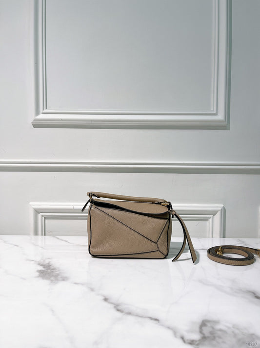 LOEWE MINI PUZZLE, Taupe/Gold
