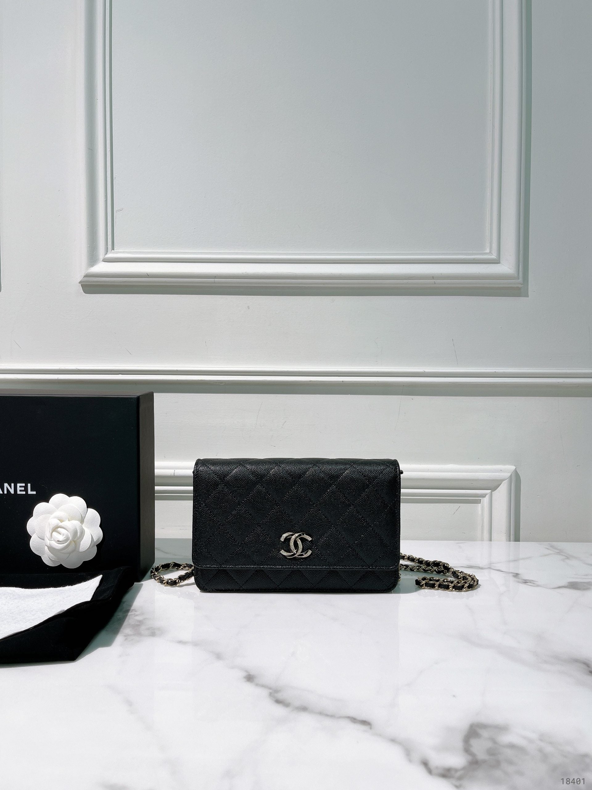 CHANEL 23S WOC, Black/Gold