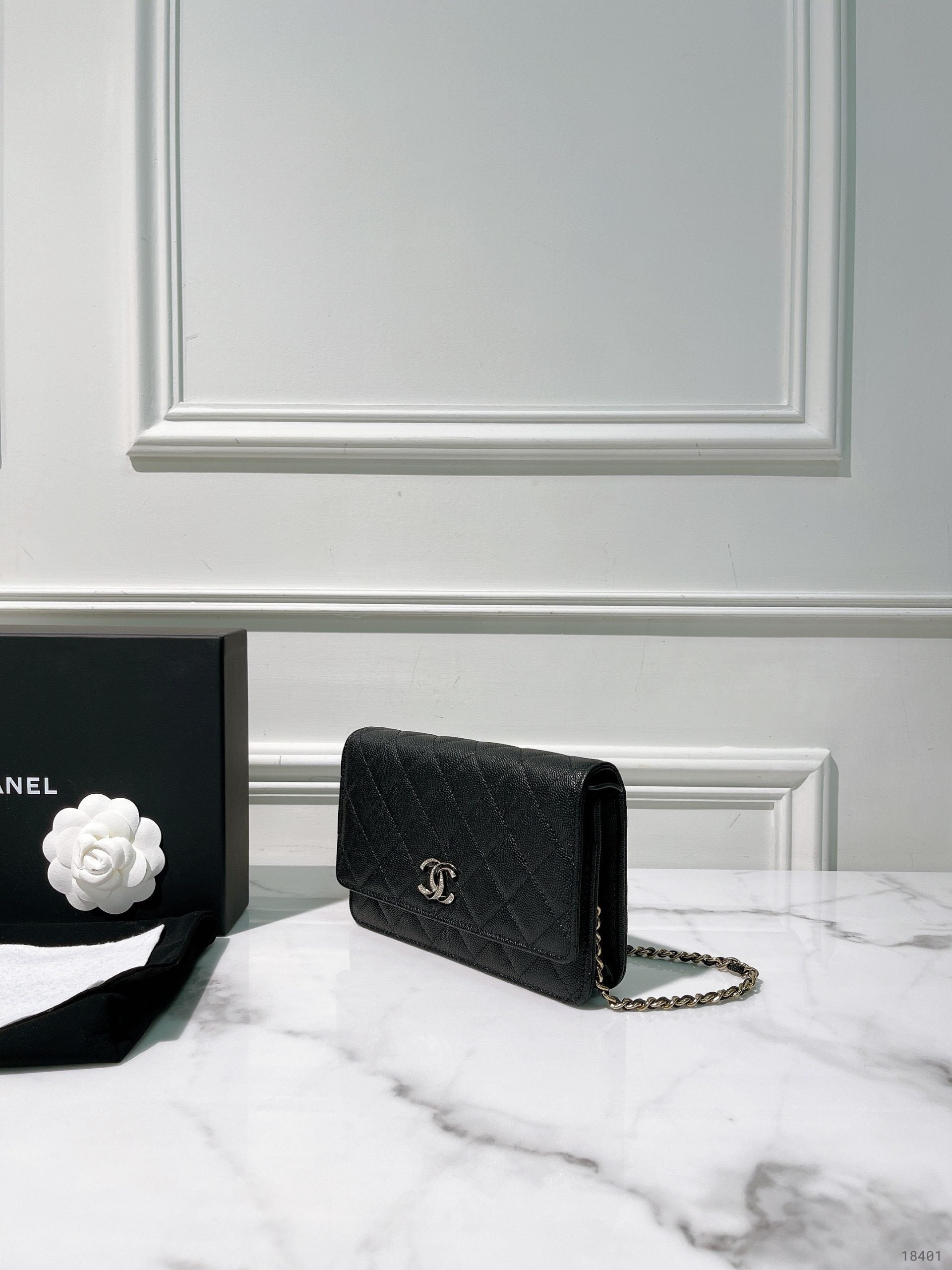 CHANEL 23S WOC, Black/Gold