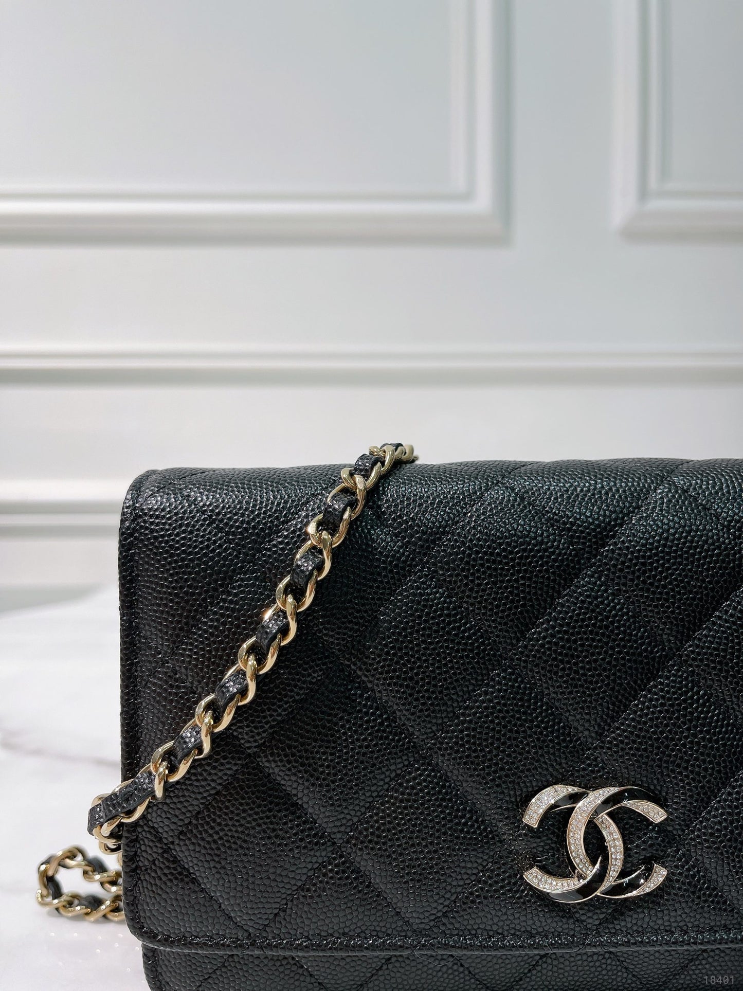 CHANEL 23S WOC, Black/Gold